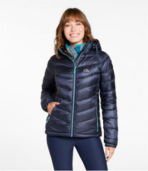 L.L.Bean Women's Ultralight 850 Down Hooded Jacket OUTERWEAR
