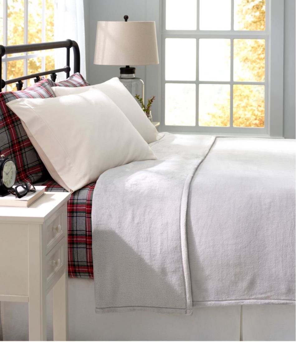L.L.Bean Wicked Cozy Light Blanket HOME GOODS