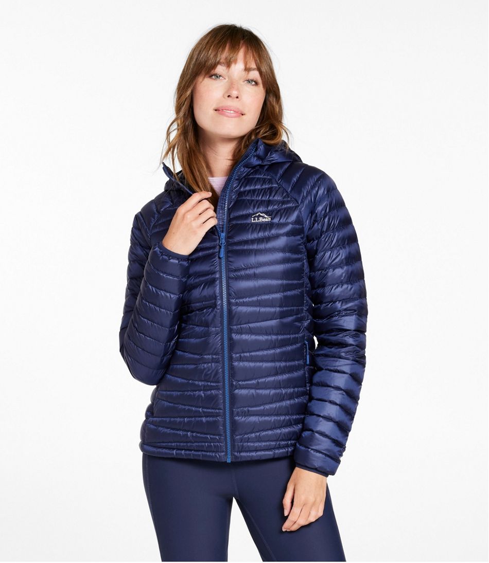 L.L.Bean Women's Ultralight 850 Down Hooded Sweater OUTERWEAR