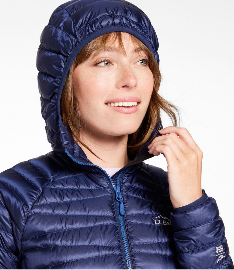 L.L.Bean Women's Ultralight 850 Down Hooded Sweater OUTERWEAR