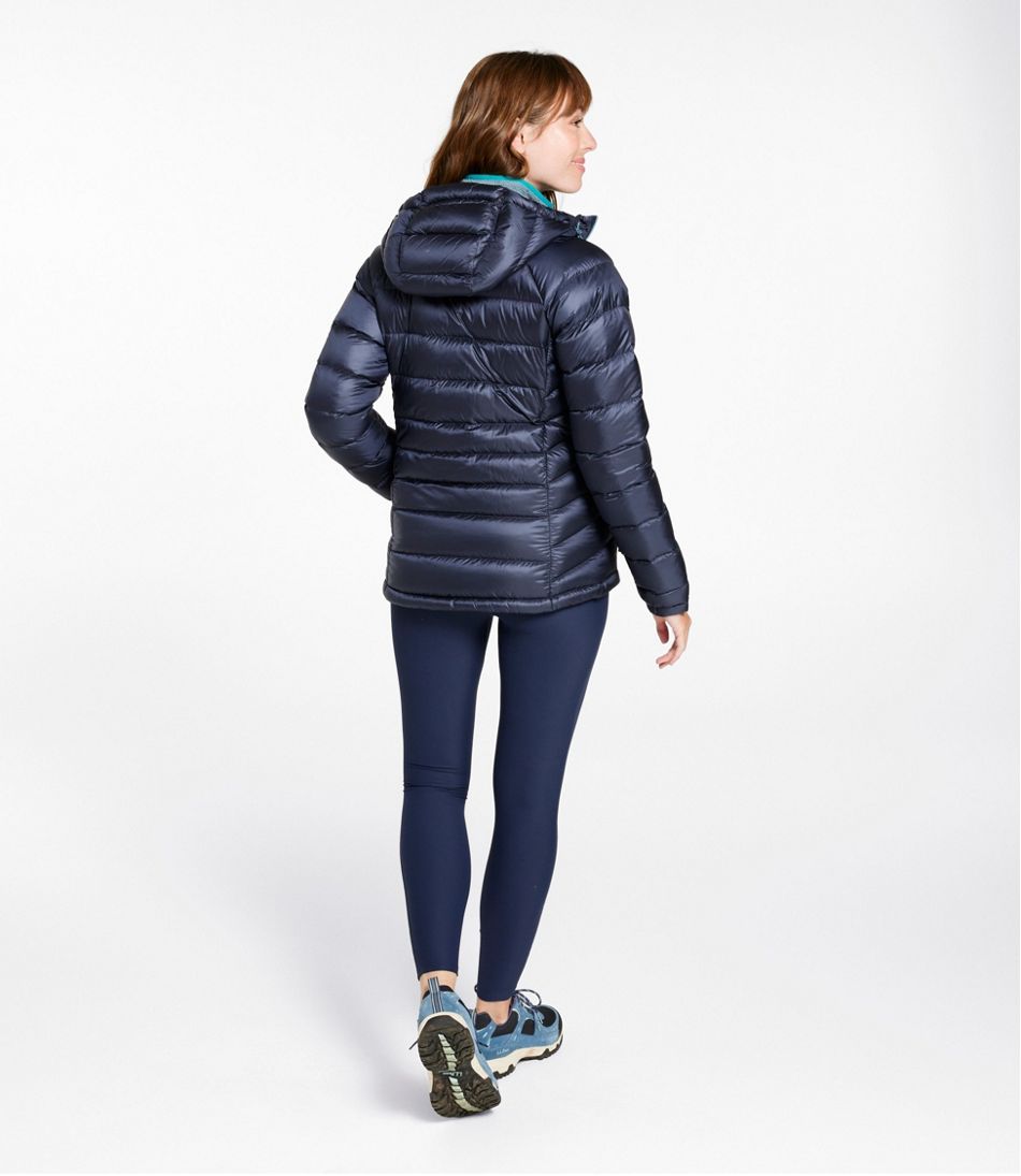 L.L.Bean Women's Ultralight 850 Down Hooded Jacket OUTERWEAR